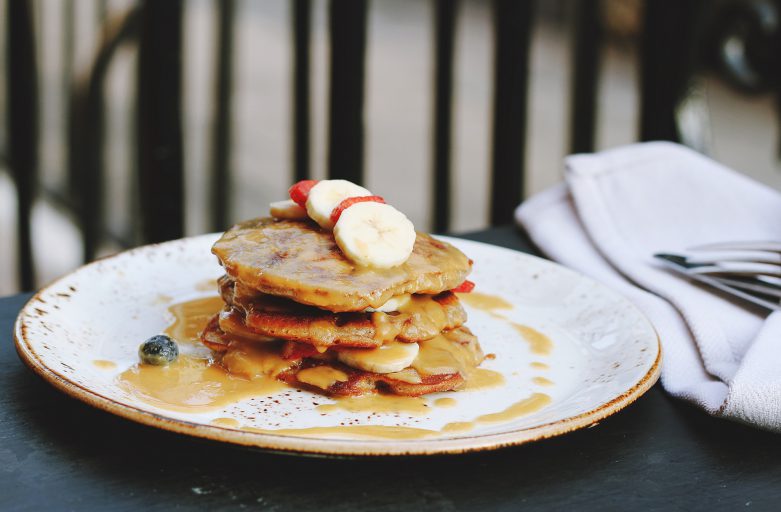 Lecker ins Wochenende –<br>Power-Frühstück Banana Pancake